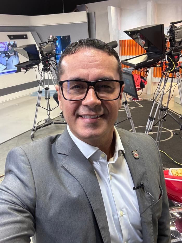 Nos bastidores do estúdio de TV